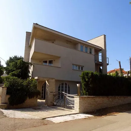 Apartment Melani Near Center *